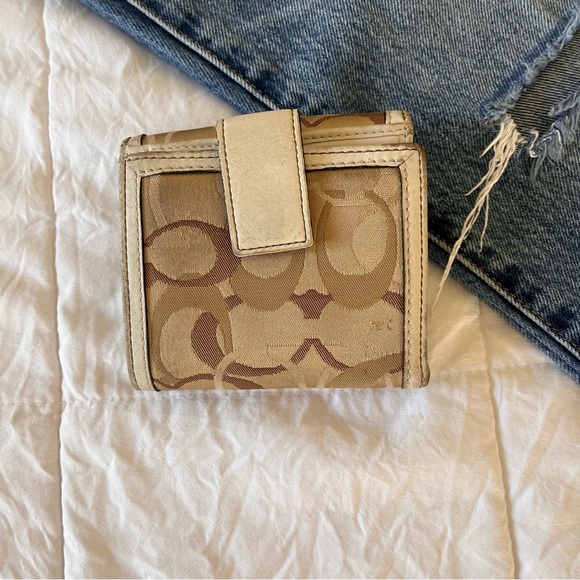 Coach‎ Women Vintage Wallet - Picture 1 of 7